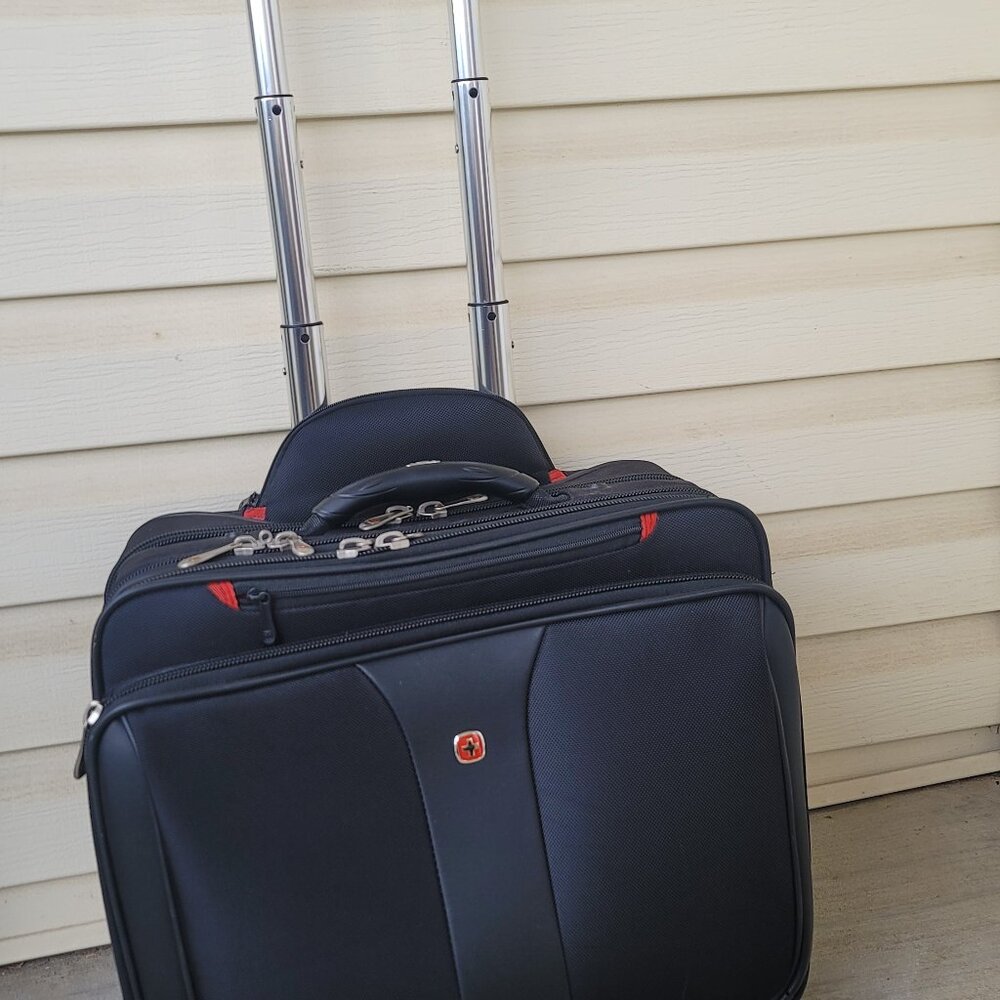 Swissgear Black Red Rolling Briefcase Padded Laptop Pocket 17 Inches